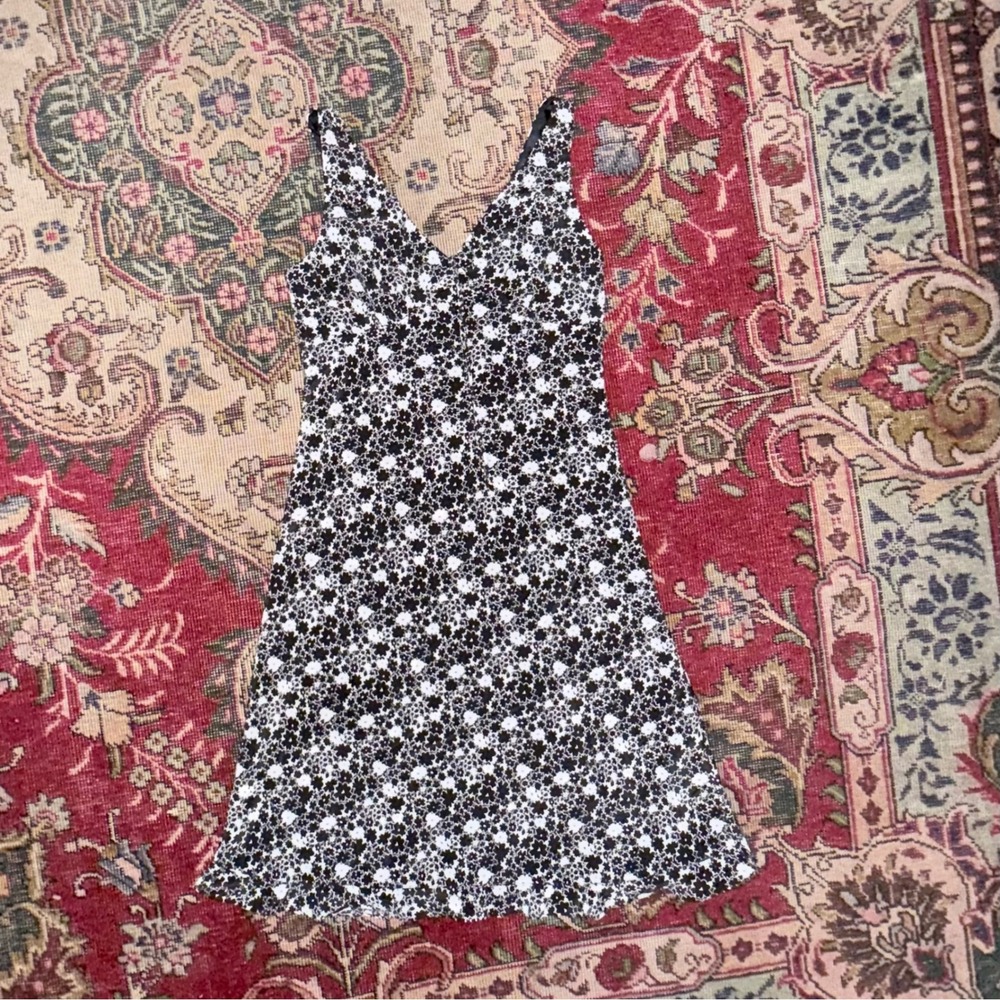 Express Floral Mini Dress Womens 7/8 Black White Excellent V-Neck Sleeveless Y2K